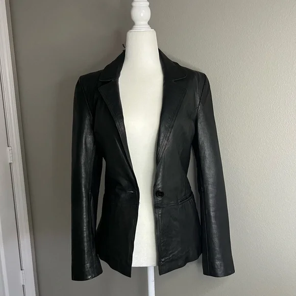 Reiss vintage elegant black leather coat with button front size XSmall - Picture 1 of 14